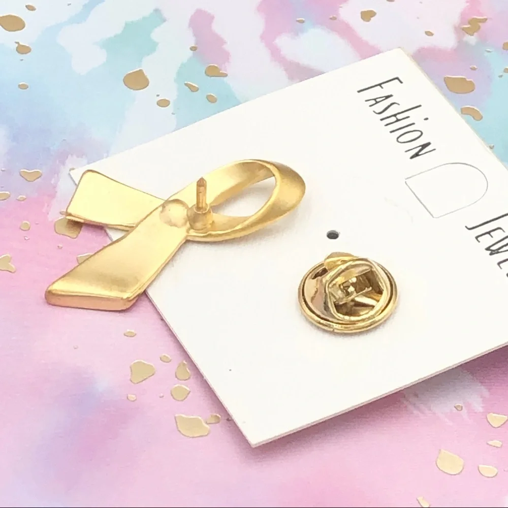 🍀 Gold Tone Pink Ribbon Breast Cancer Brooch